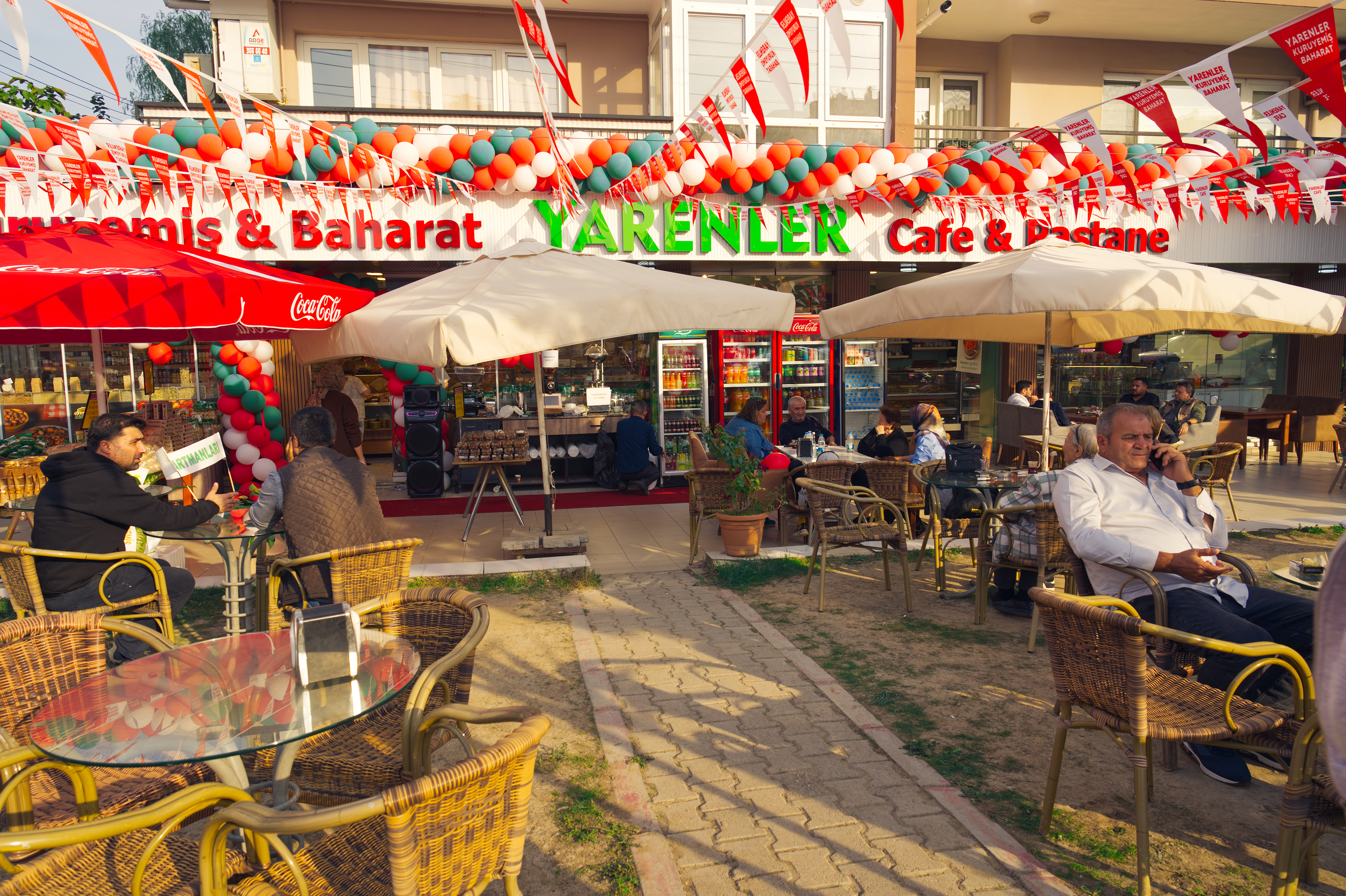 Yarenler Cafe dış görünüm